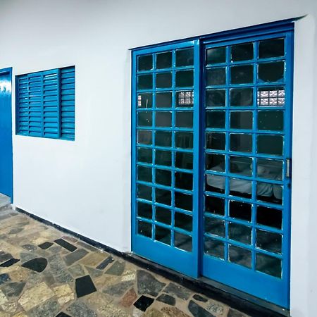 Pousada Roosevelt Quarto 04 - Pousada Central Prox Rodoviaria E Dist Industrial Hotel Uberlândia Kültér fotó