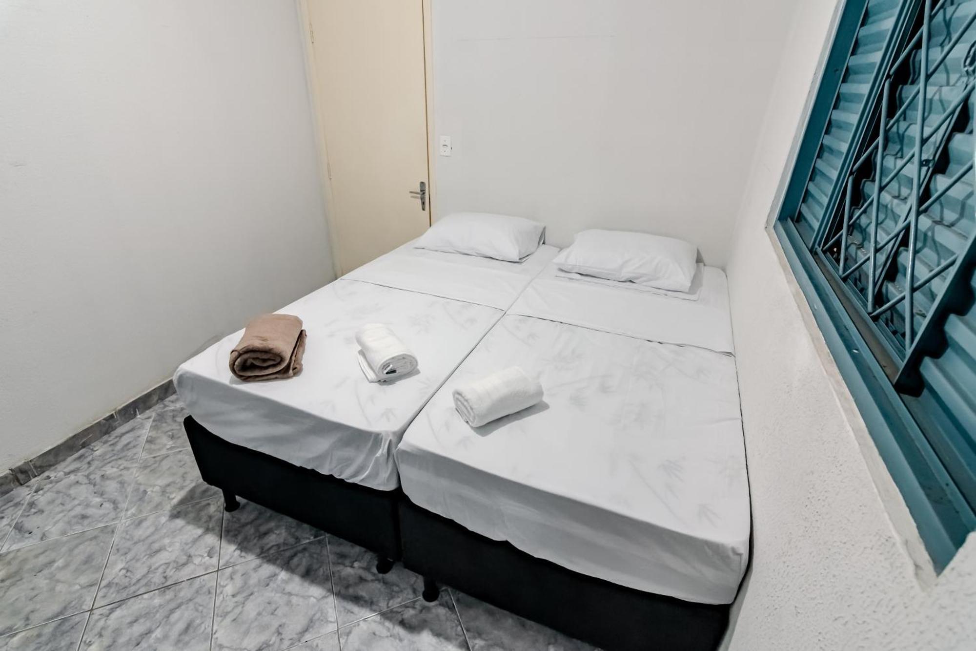 Pousada Roosevelt Quarto 04 - Pousada Central Prox Rodoviaria E Dist Industrial Hotel Uberlândia Kültér fotó