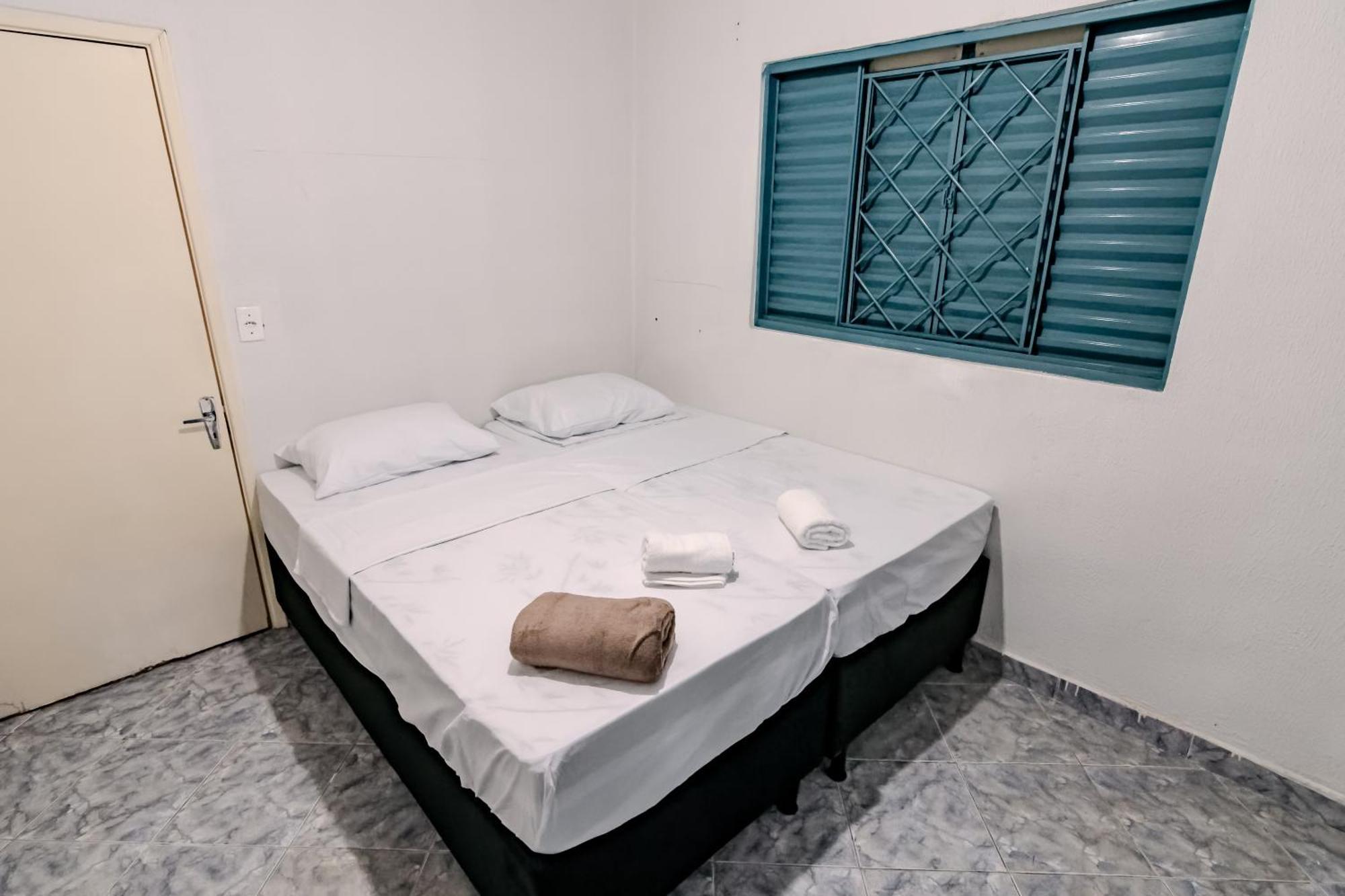 Pousada Roosevelt Quarto 04 - Pousada Central Prox Rodoviaria E Dist Industrial Hotel Uberlândia Kültér fotó