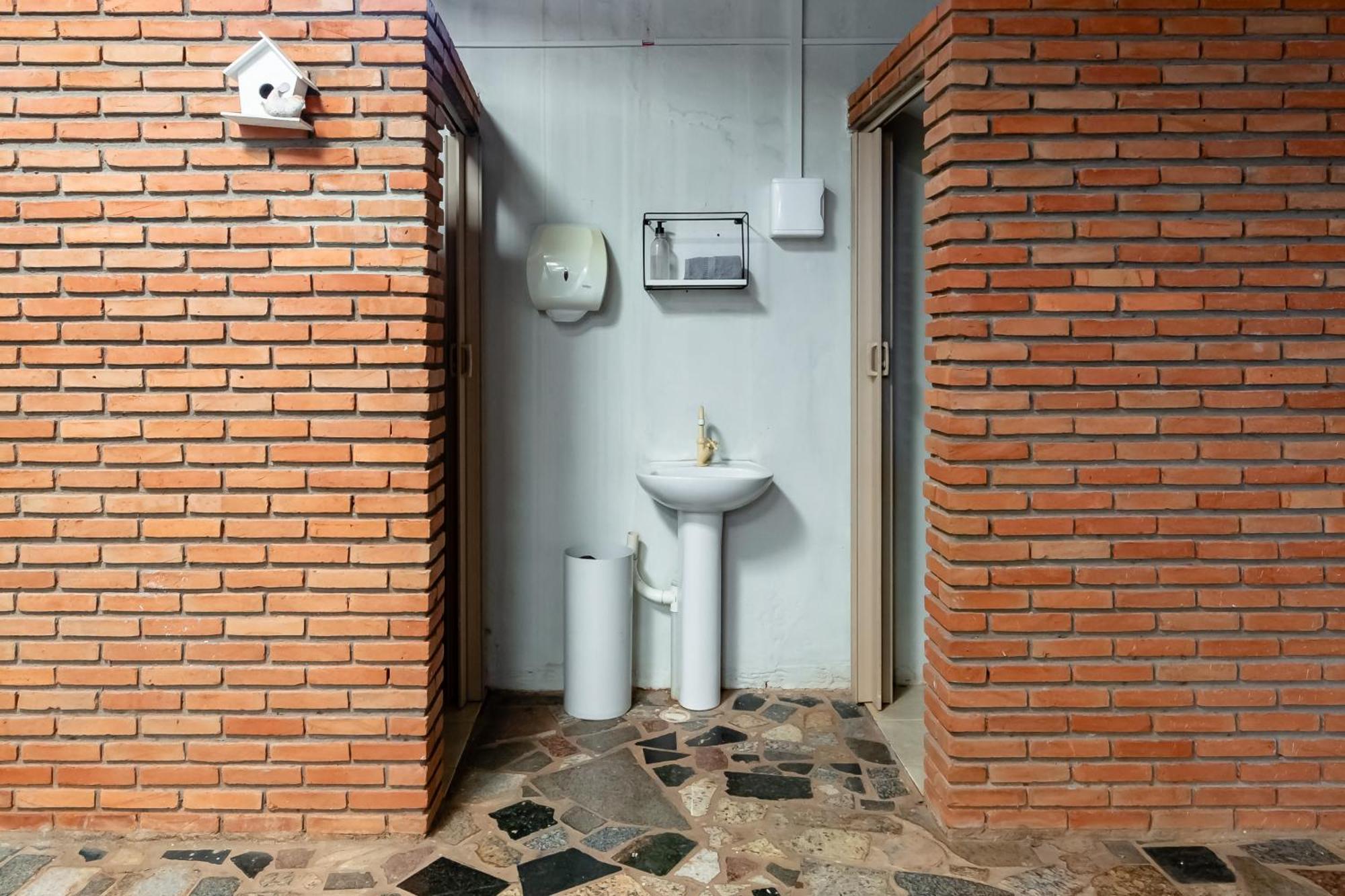 Pousada Roosevelt Quarto 04 - Pousada Central Prox Rodoviaria E Dist Industrial Hotel Uberlândia Kültér fotó